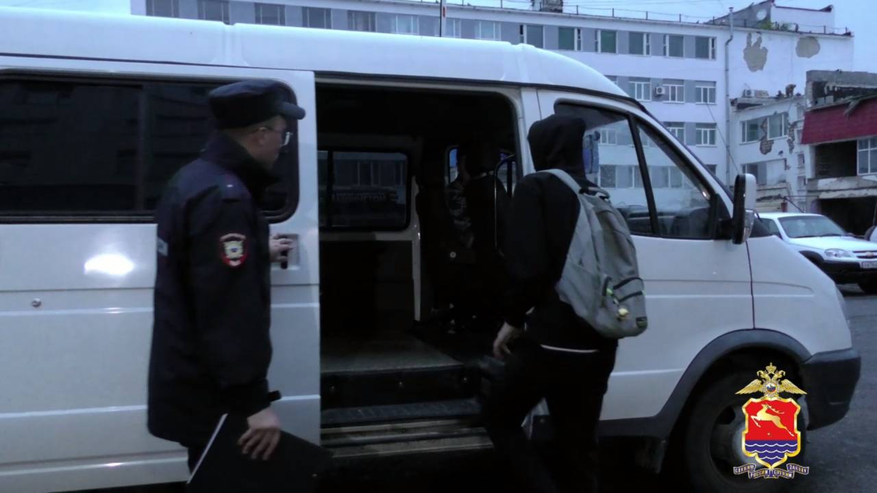 Полиция Магадана выявила 17-летнего подростка, которому мать доверила машину для поездок на работу