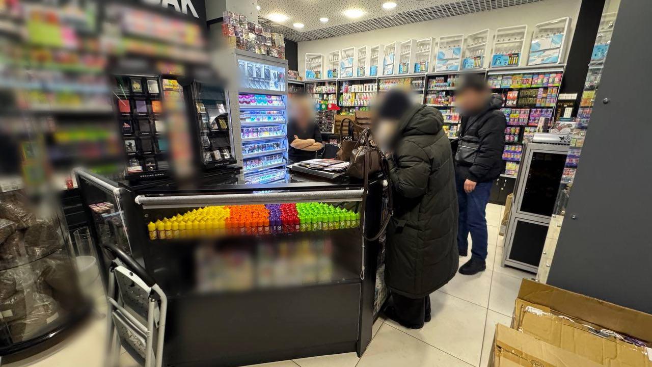 Полиция Якутии изъяла нелегальные вейпы и флаконы с никотинсодержащей жидкостью на 10 млн рублей