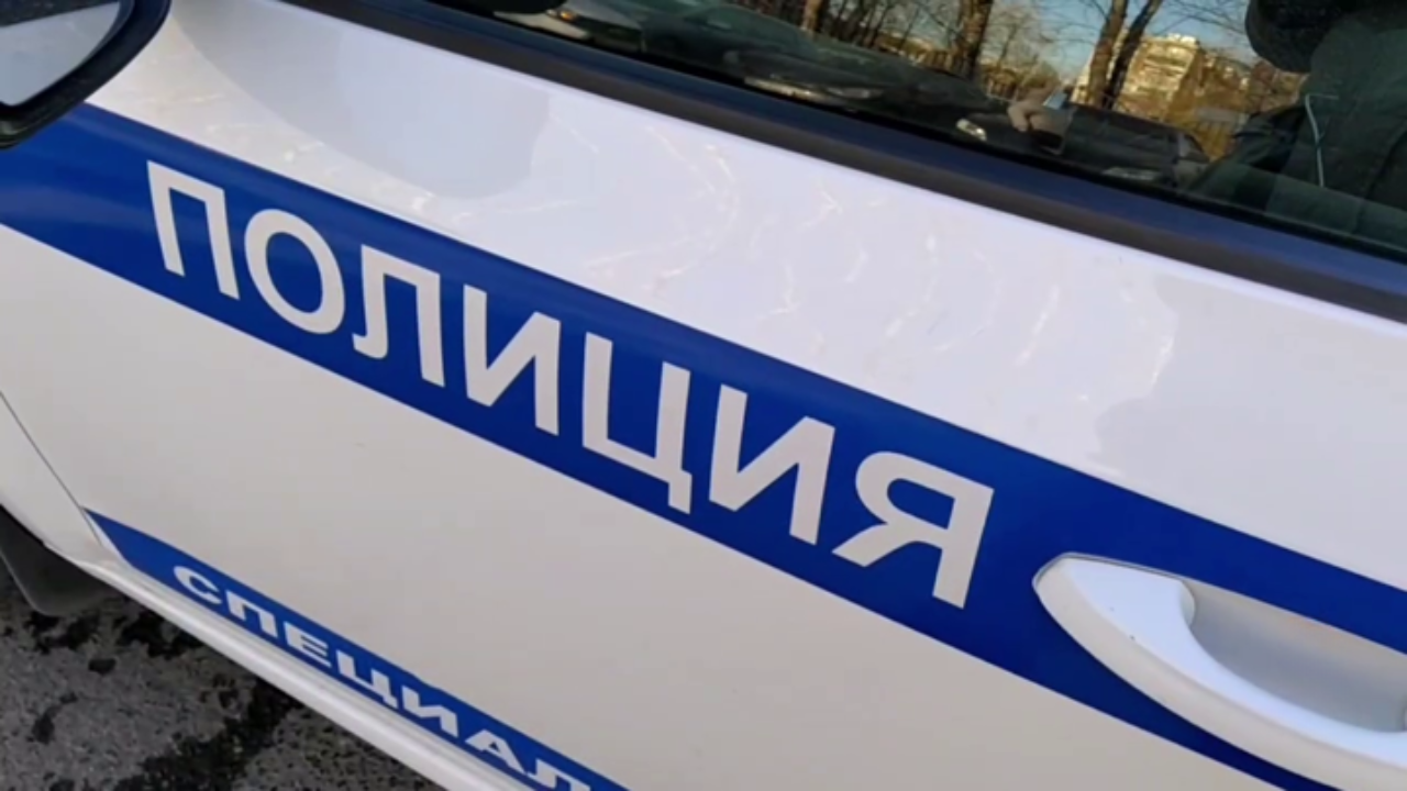 Троих участников ограбления посетителя ресторана на Щербаковской улице в Москве задержали полицейские
