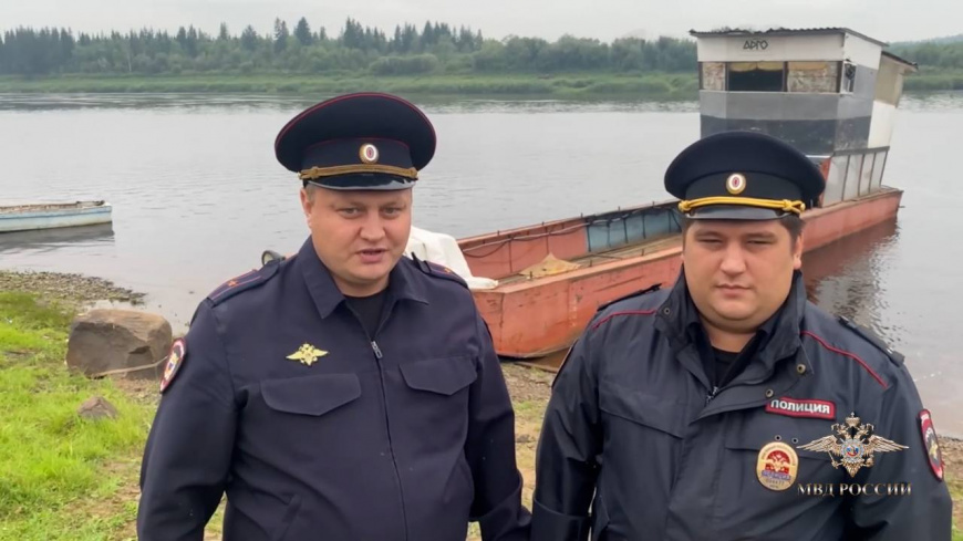 Владимир Колокольцев наградил полицейских, которые спасли тонущего в реке мужчину