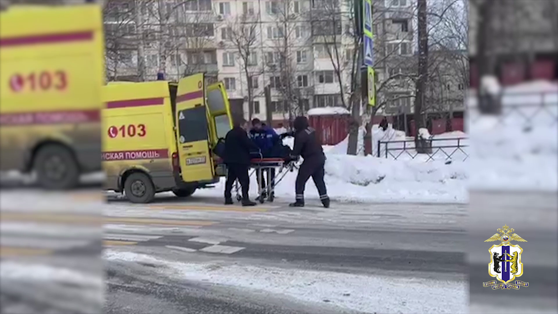 Хабаровские госавтоинспекторы оказали помощь мужчине, которому стало плохо на улице