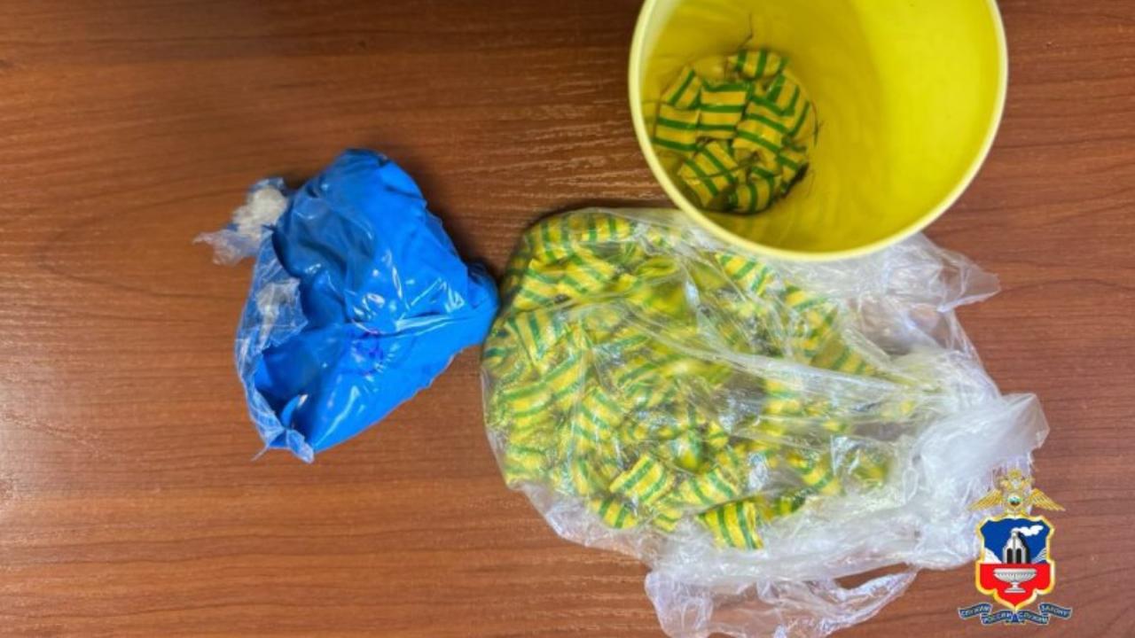 В Барнауле полицией задержан житель Новосибирской области, сбывавший с женой своего брата метадон