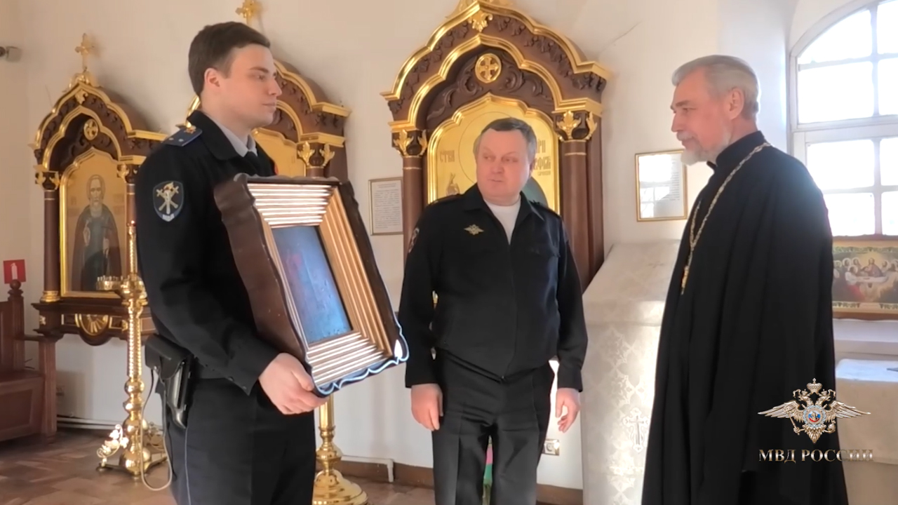 Ирина Волк: В Иркутске полицейские вернули в православный храм похищенную старинную икону