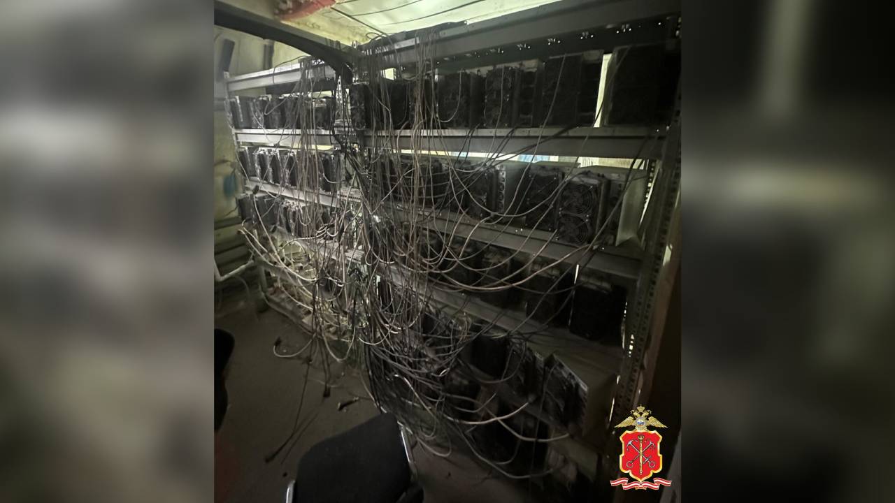 Полицейскими Санкт-Петербурга выявлено незаконное подключение к электросетям для добычи криптовалюты