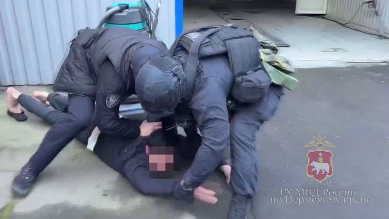 Пермские полицейские задержали за совершение разбоя находящегося в федеральном розыске нелегала