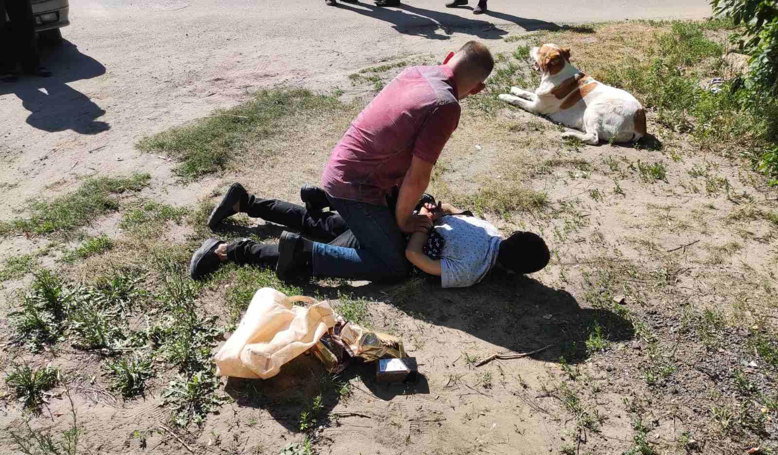 В Нижнем Новгороде 10-летняя дочка транспортного полицейского помогла задержать грабителя