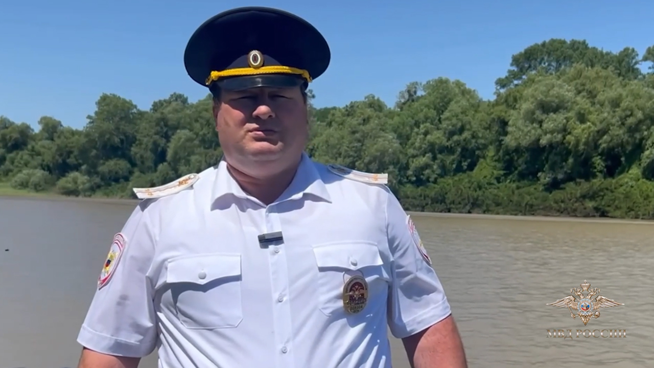 Владимир Колокольцев представил к награждению государственной наградой участкового уполномоченного полиции из Дагестана за спасение утопавших в реке
