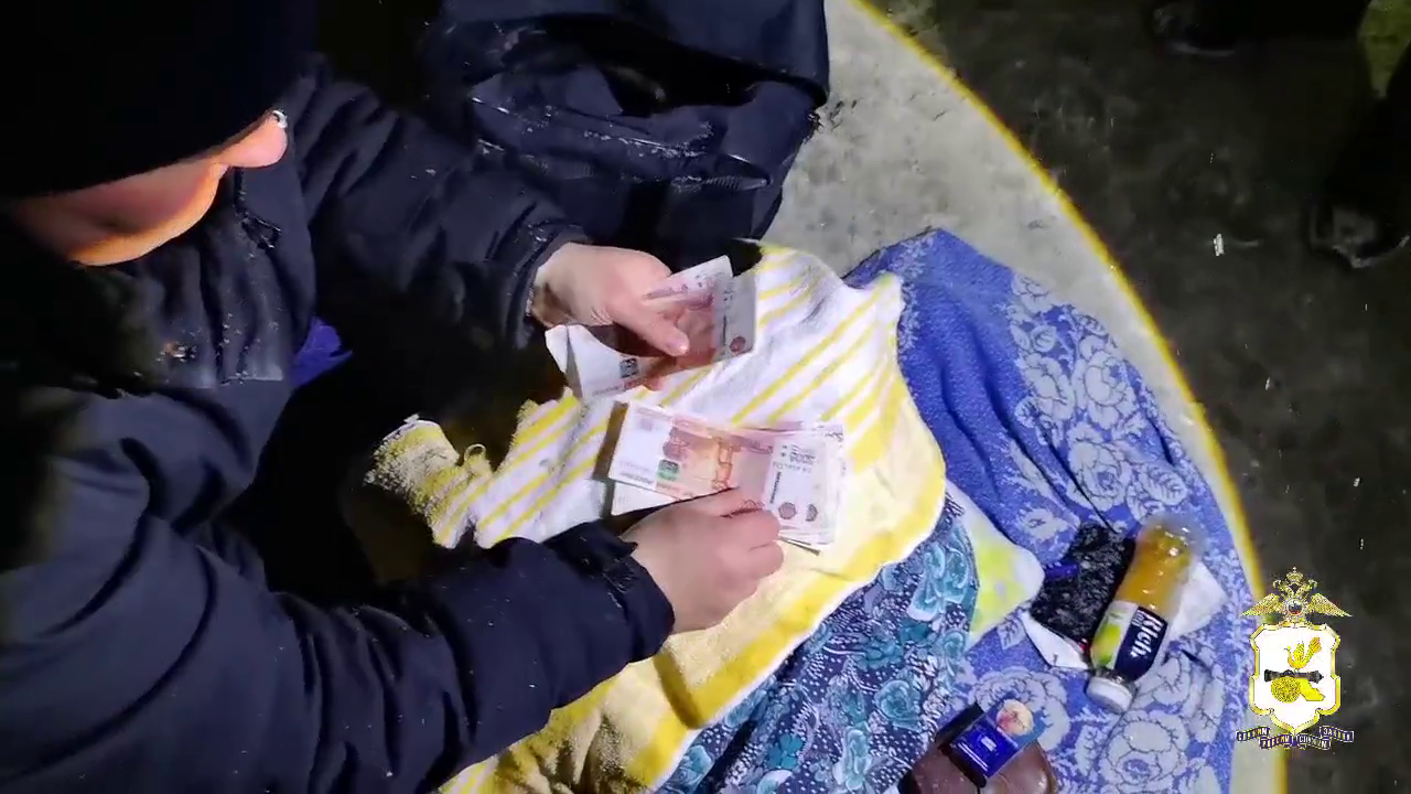 Смоленская полиция изъяла у двух криминальных курьеров похищенные у пенсионерок 550 000 рублей