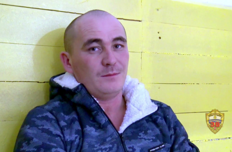 Полицейские Москвы задержали налётчика, напавшего с ножом на женщину ночью в центре города