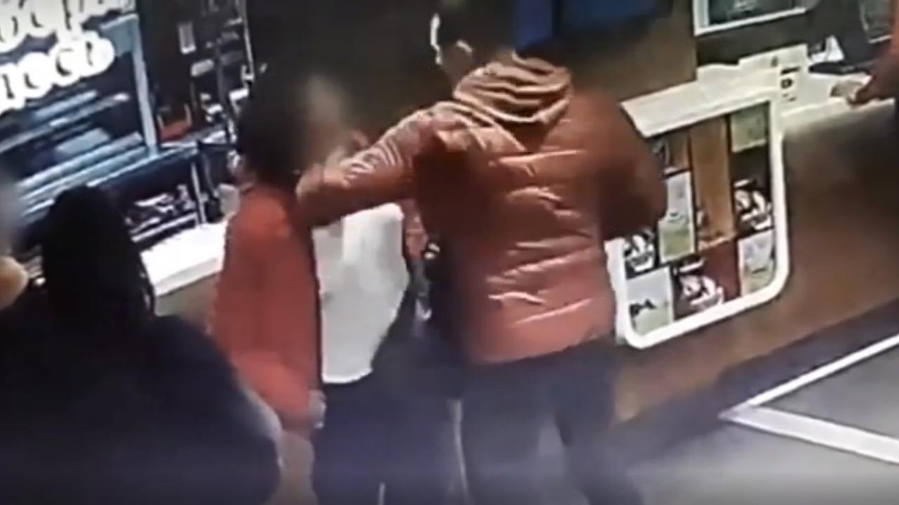 Столичные оперативники задержали подозреваемого в ограблении 39-летней москвички