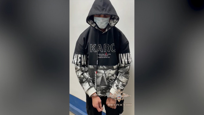 Полицейскими из Якутии по подозрению в краже задержаны двое жителей Приморья