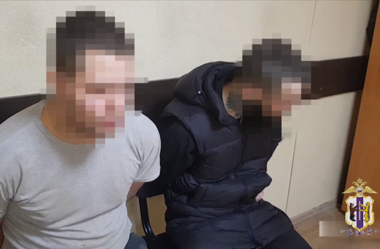 В Хабаровске сотрудники полиции раскрыли разбойное нападение с игрушечным пистолетом на салон связи