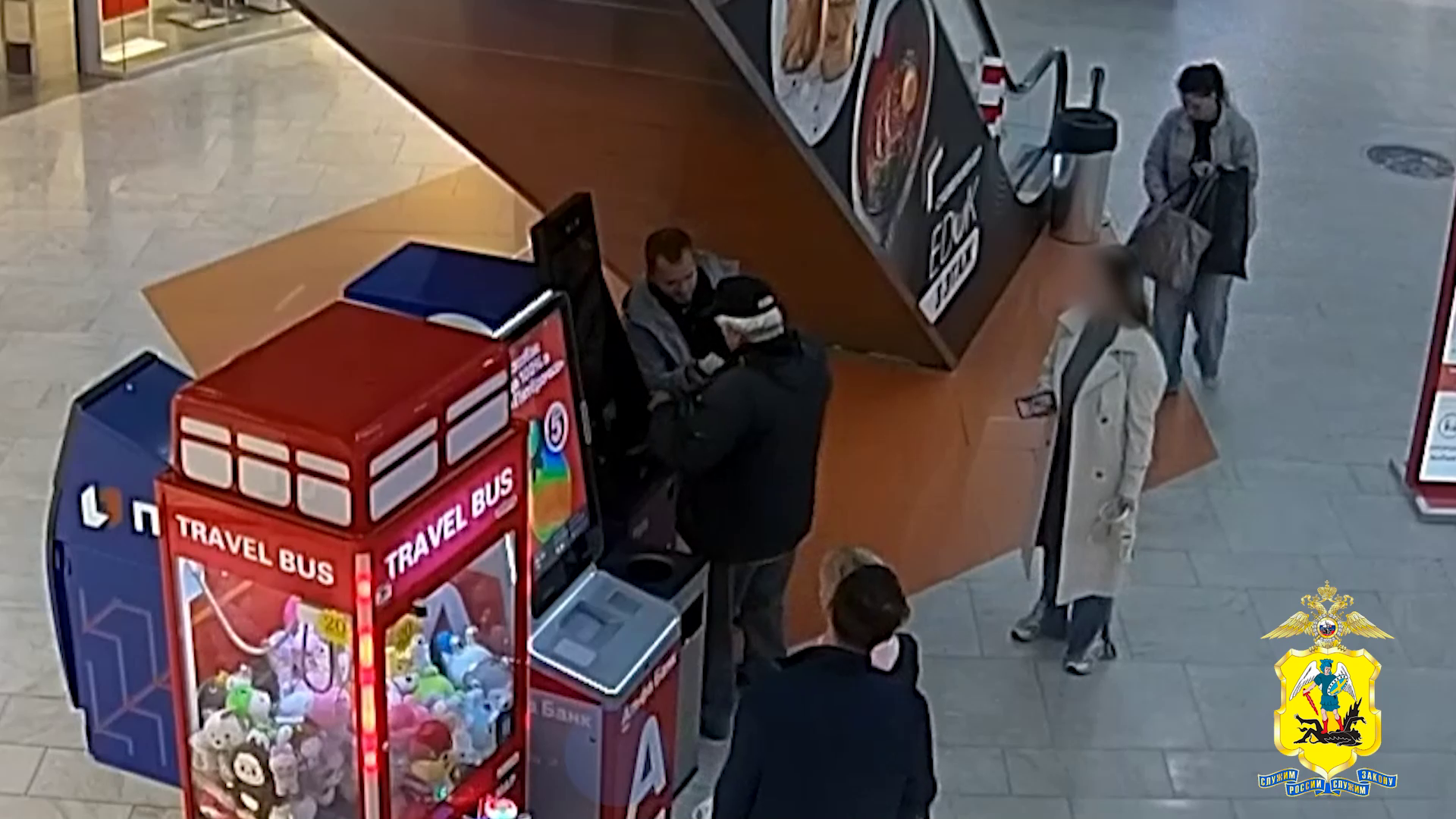 В Архангельске сотрудник полиции остановил пожилого мужчину от перевода денег мошенникам