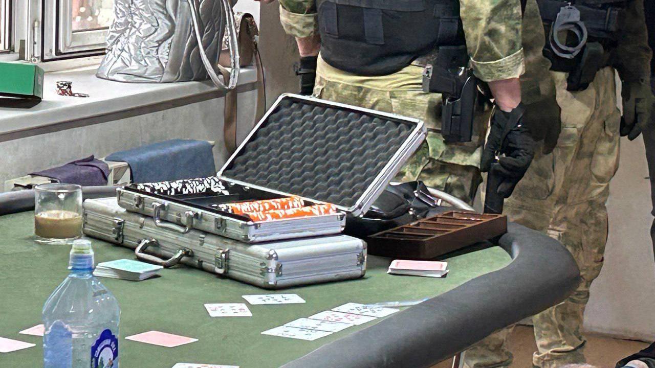 Самарские полицейские пресекли деятельность казино, действовавшего в частном доме в Сызрани
