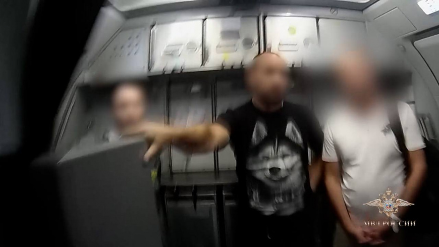 Авиапассажир, нарушивший общественный порядок, привлечен к административной ответственности