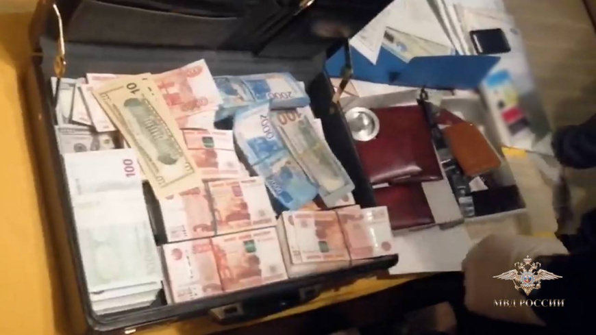 В Крыму задержан подозреваемый в вымогательстве денежных средств у жительницы Симферополя