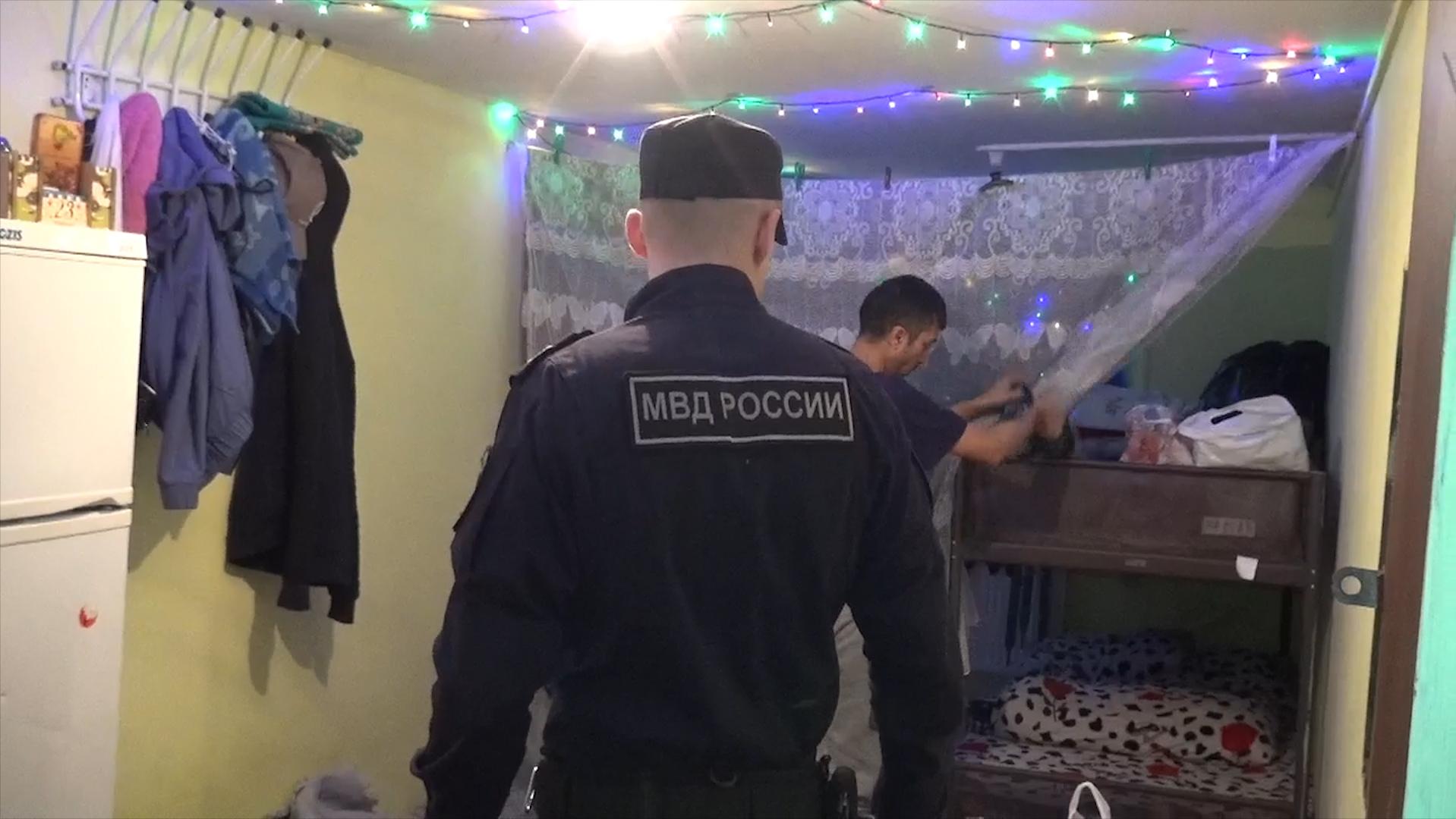 В городском округе Химки подмосковные полицейские в ходе рейда выявили 39 нелегальных мигрантов