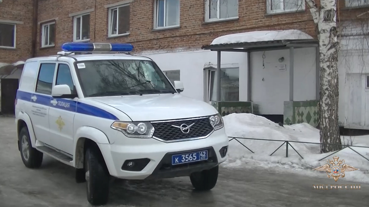 Ирина Волк: В Кемеровской области полицейские патрульно-постовой службы полиции помогли ребенку, который упал с дерева и сломал ногу