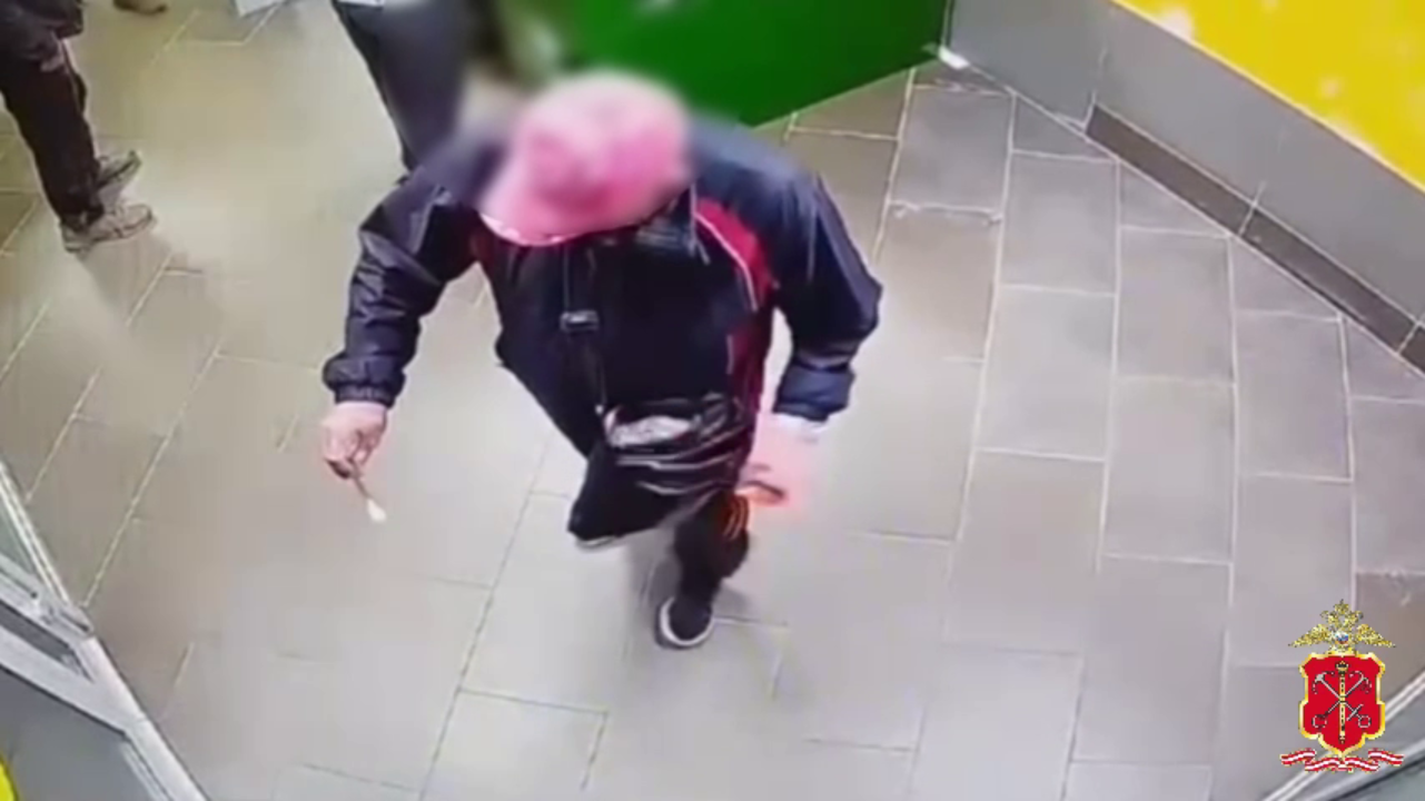 В Ленинградской области полицейские задержали подозреваемого в поджоге банкомата