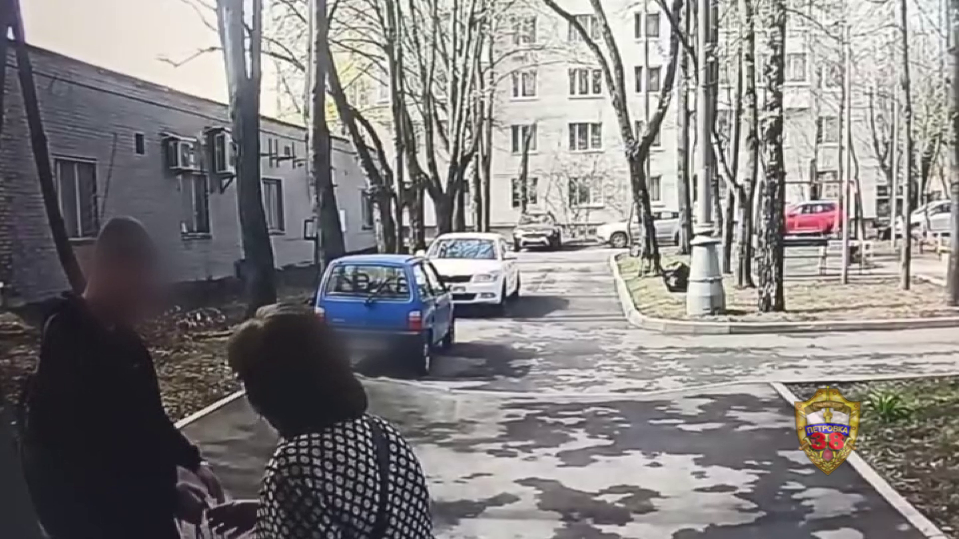 Столичная полиция расследует мошенничество, в результате которого москвичка лишилась жилья и денег