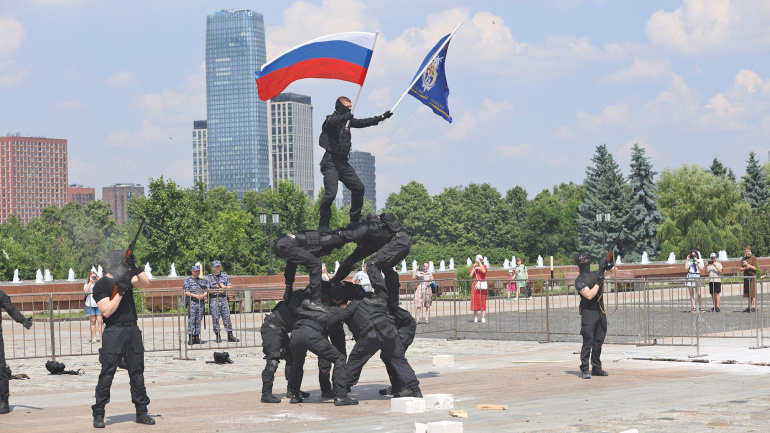 Снимая завесу тайны