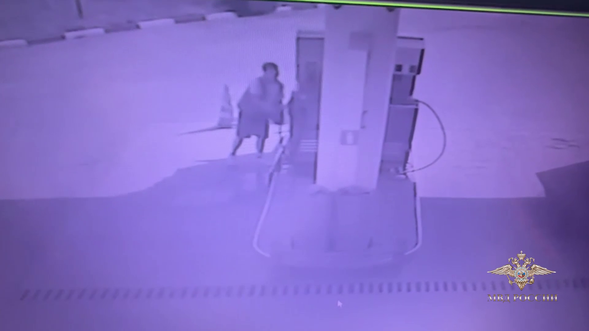 Подмосковные полицейские задержали несовершеннолетнего, подозреваемого в совершении поджога на автозаправочной станции в Подольске под воздействием телефонных мошенников