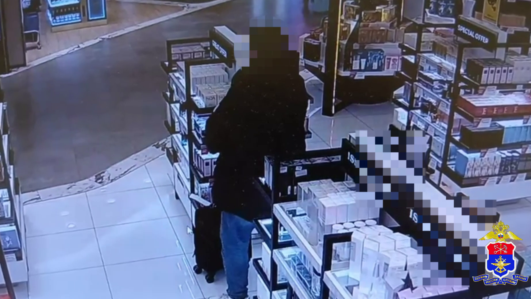 Фигурантом уголовного дела о краже парфюмерии из магазина в аэропорту Пулково стал студент из Африки