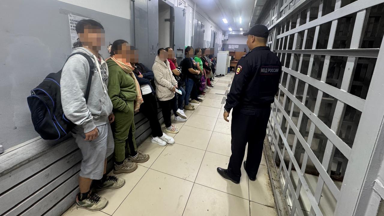 В Якутске правоохранители выявили 23 нелегалов из Филиппин, предоставлявших клининговые услуги