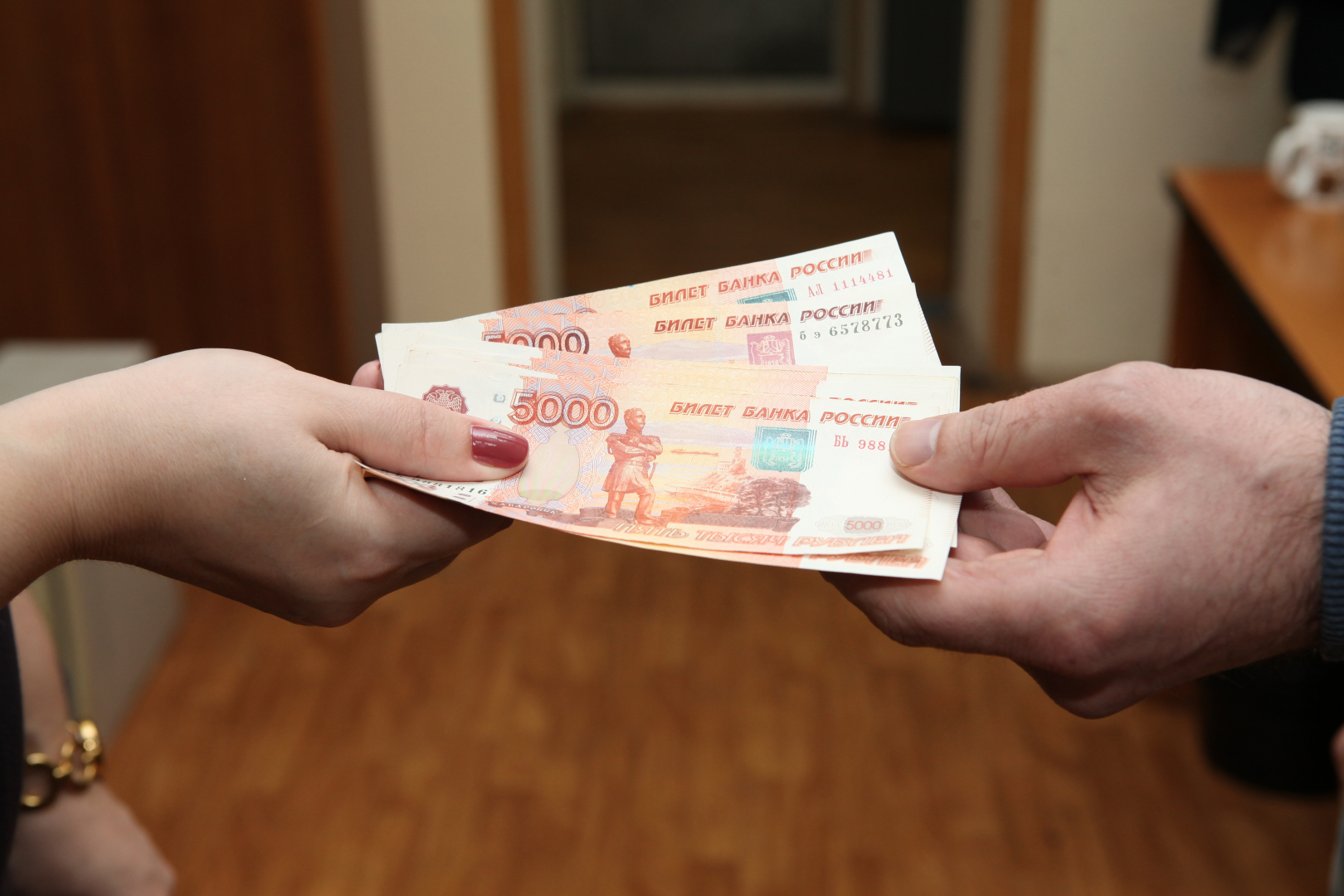 На Сахалине окончено расследование уголовного дела по факту растраты с использованием служебных полномочий
