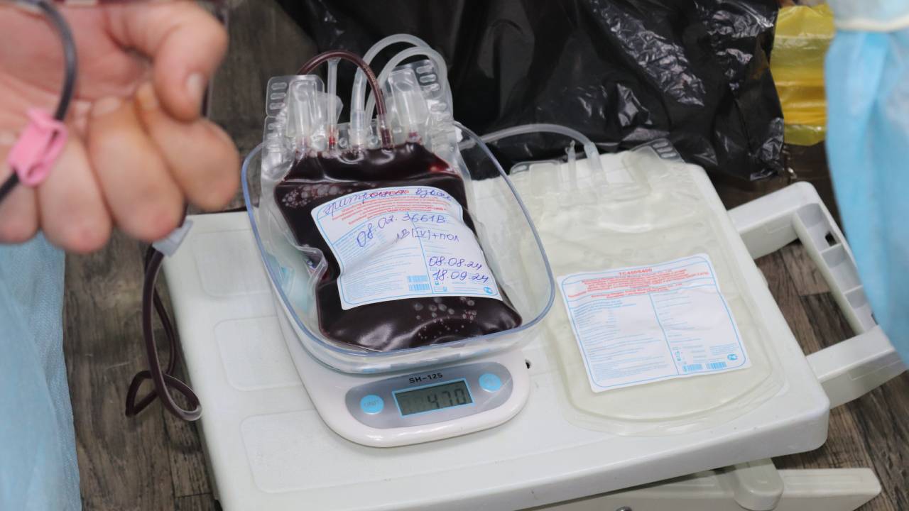 В Запорожской области полицейские добровольно сдали кровь нуждающимся