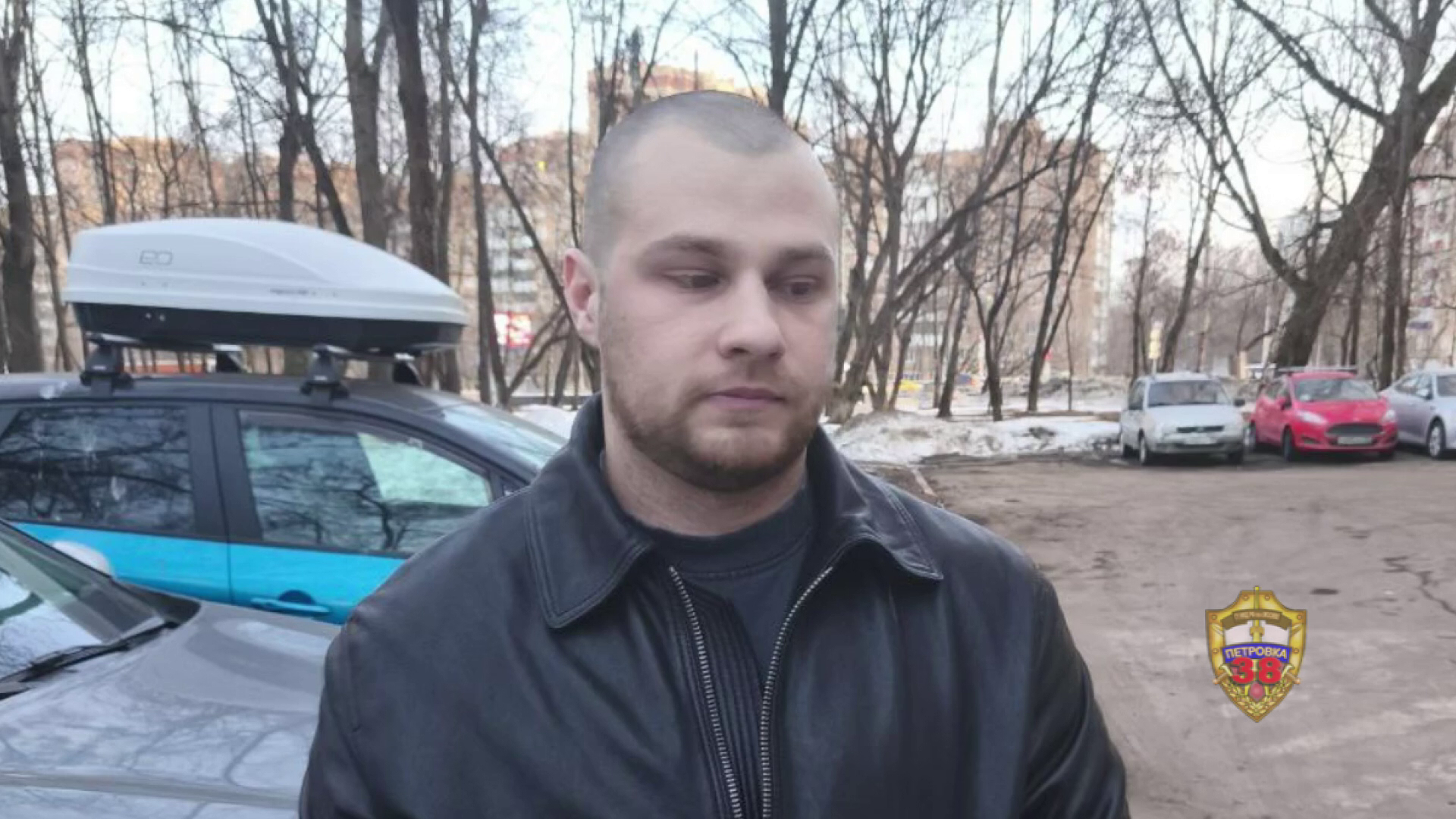Полицейские Москвы вычислили пособника аферистов, забравшего 11 млн рублей у обманутой жительницы Сочи