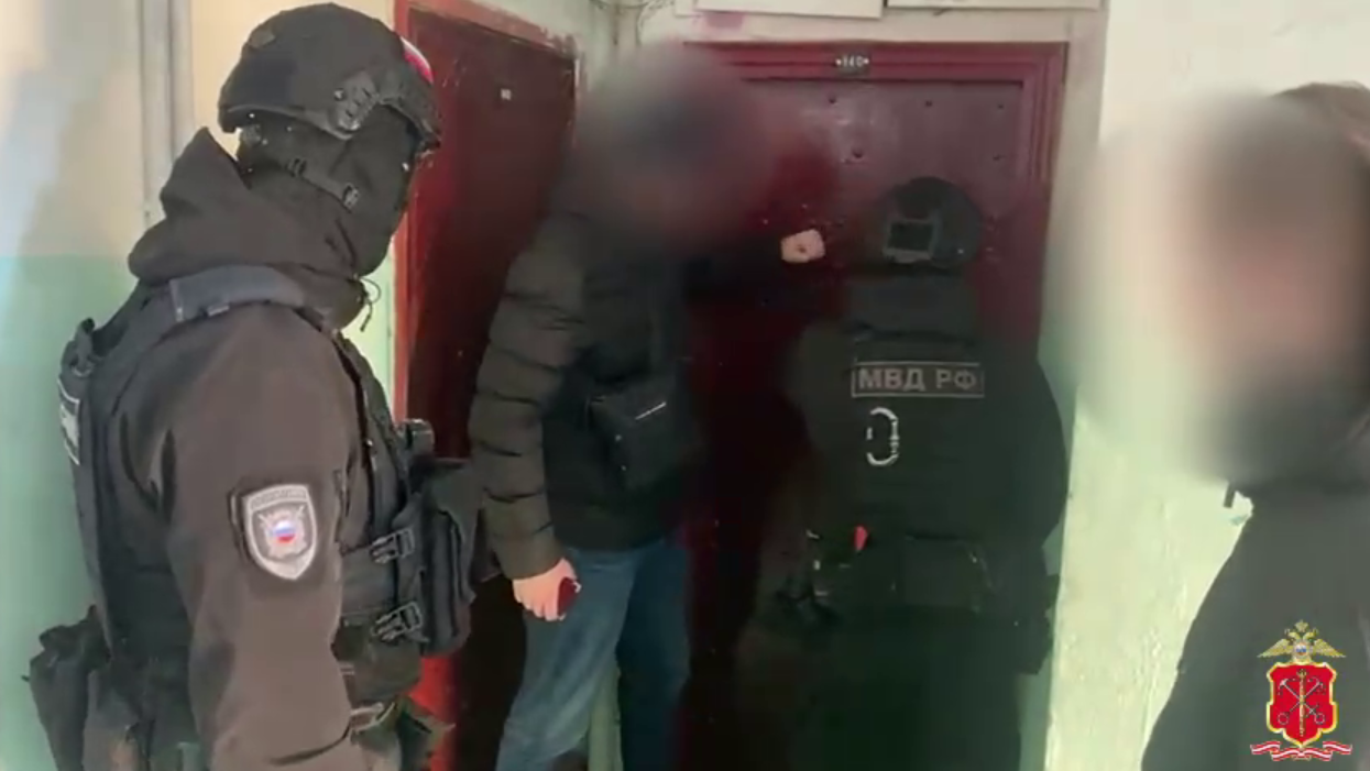Полиция Санкт-Петербурга задержала ещё пятерых участников банды, причастной к убийствам в 90-х годах