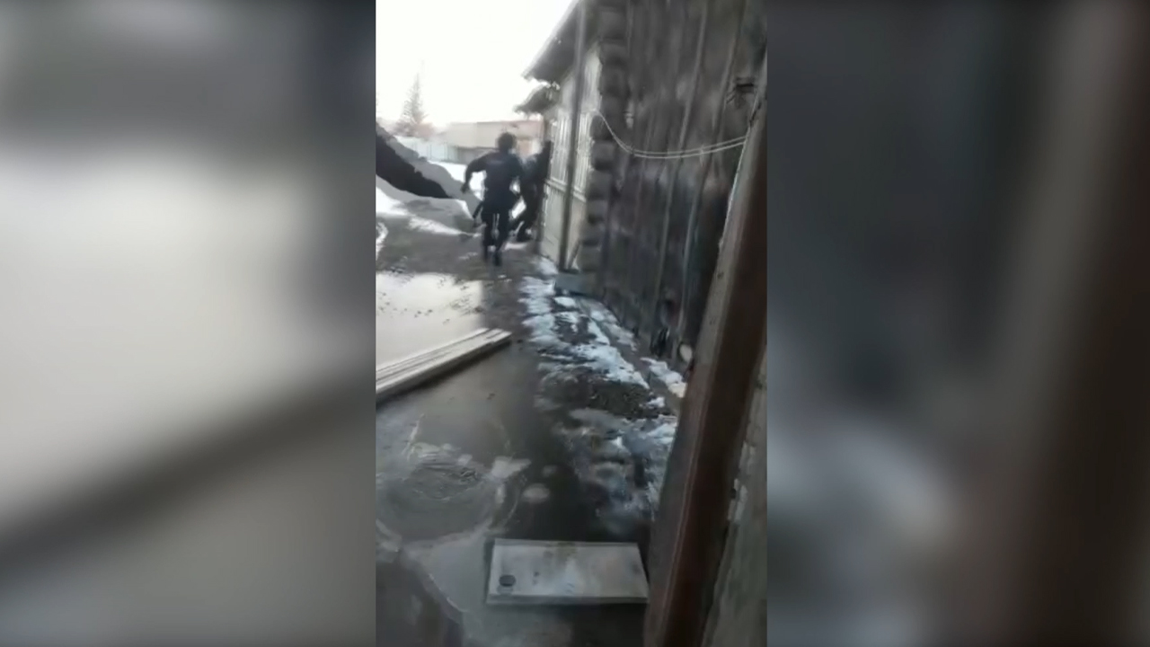 Полицейские задержали подозреваемых в серии краж автомобилей в Красноярском крае
