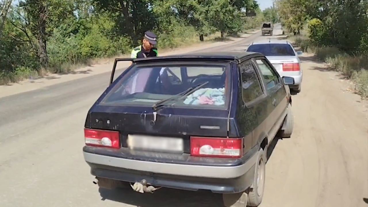 В прифронтовых районах ЛНР полицейские провели профилактическое мероприятие «Чистый город»