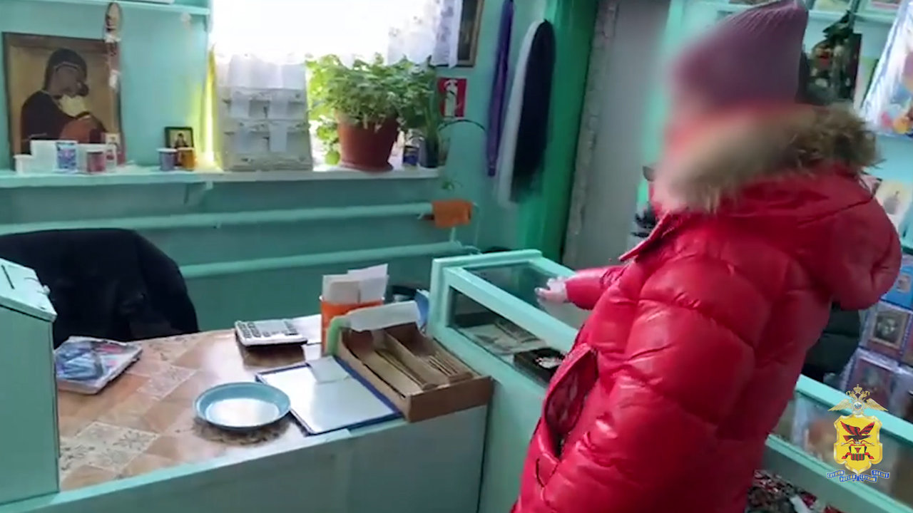 Забайкальские полицейские задержали женщину, ограбившую Храм Преподобного Амвросия Оптинского
