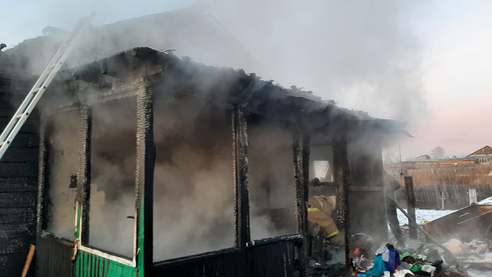 Подозреваемый в поджоге житель Красноярского края пытался в нетрезвом виде на авто скрыться от полиции