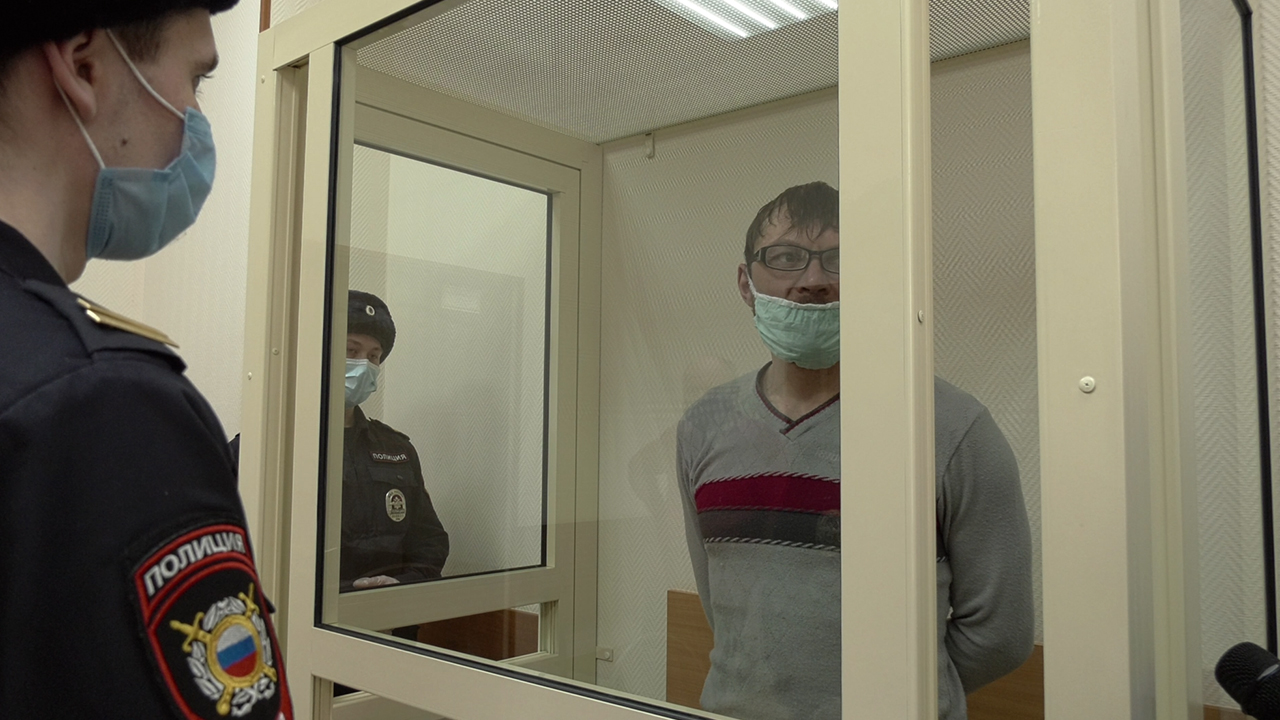 В Перми оперативники по горячим следам задержали налётчика, напавшего на продавца магазина