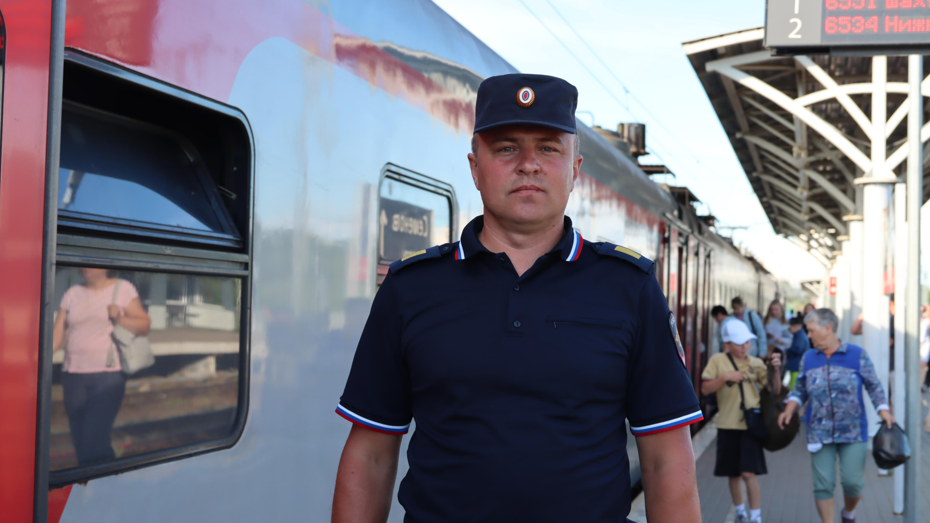 В Нижегородской области сотрудник транспортной полиции спас двух детей, тонувших на реке Керженец