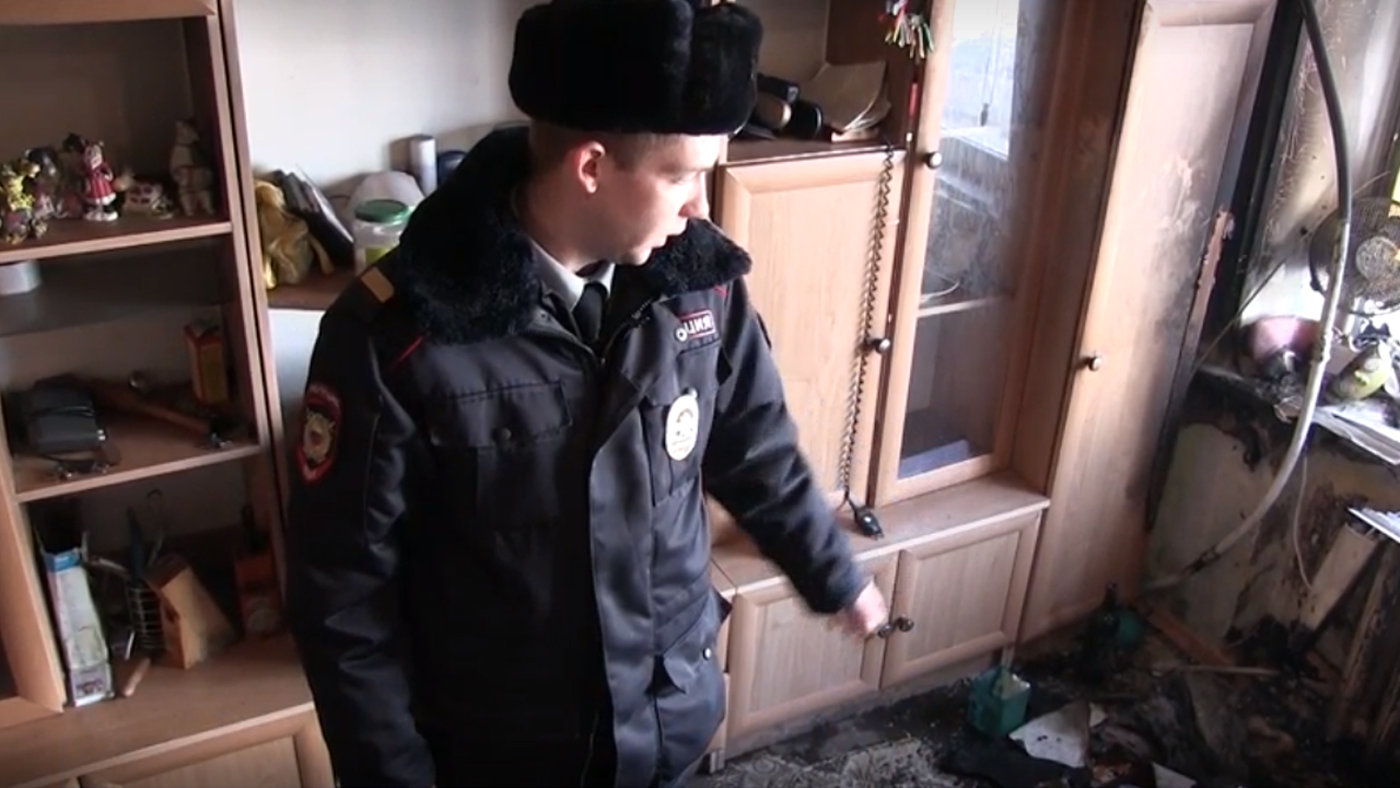 В Саратовской области полицейский спас людей на пожаре