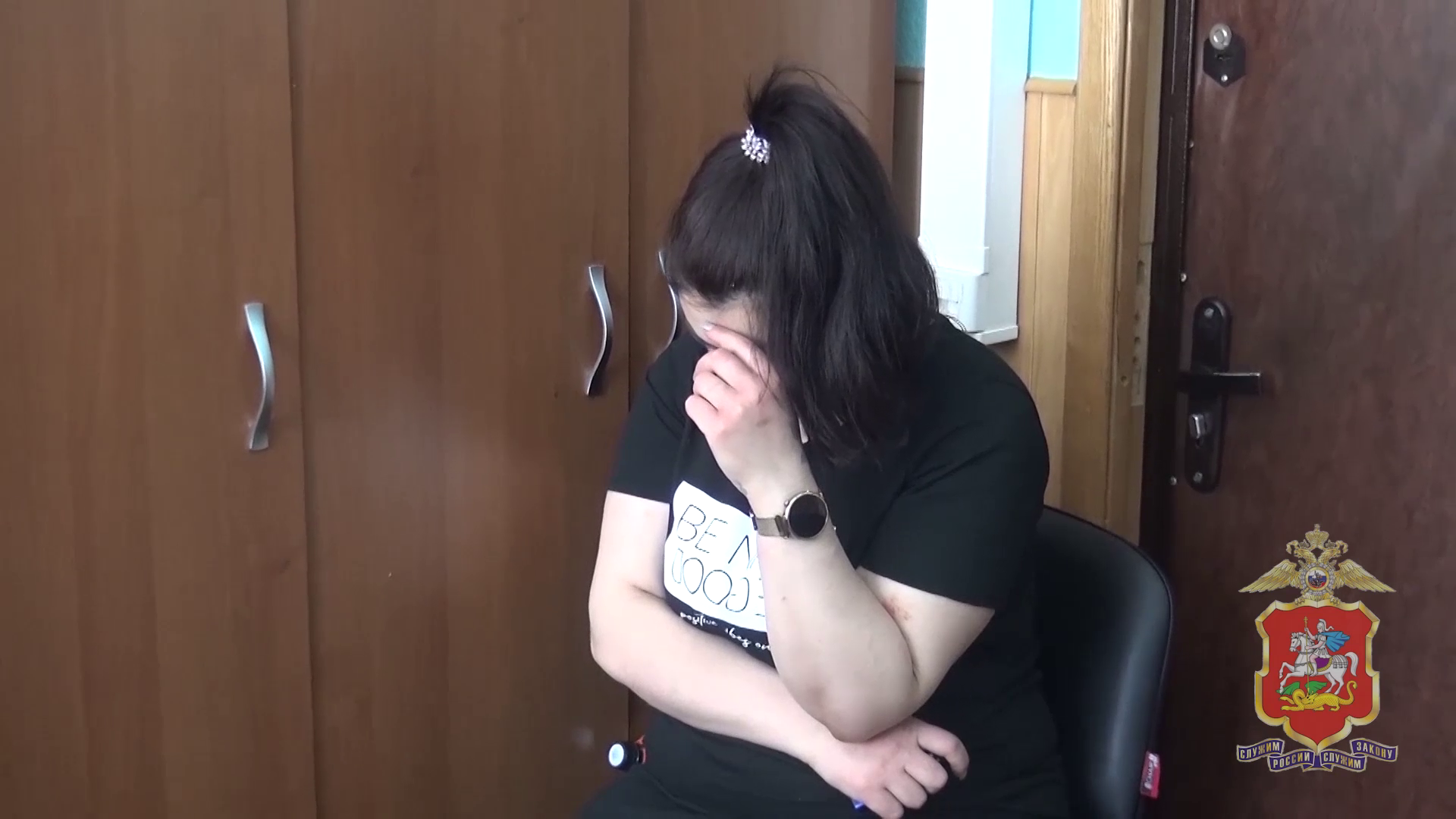 Полицией Подмосковья раскрыта кража у пенсионерки 295 тысяч рублей, совершённая псевдосоцработницей