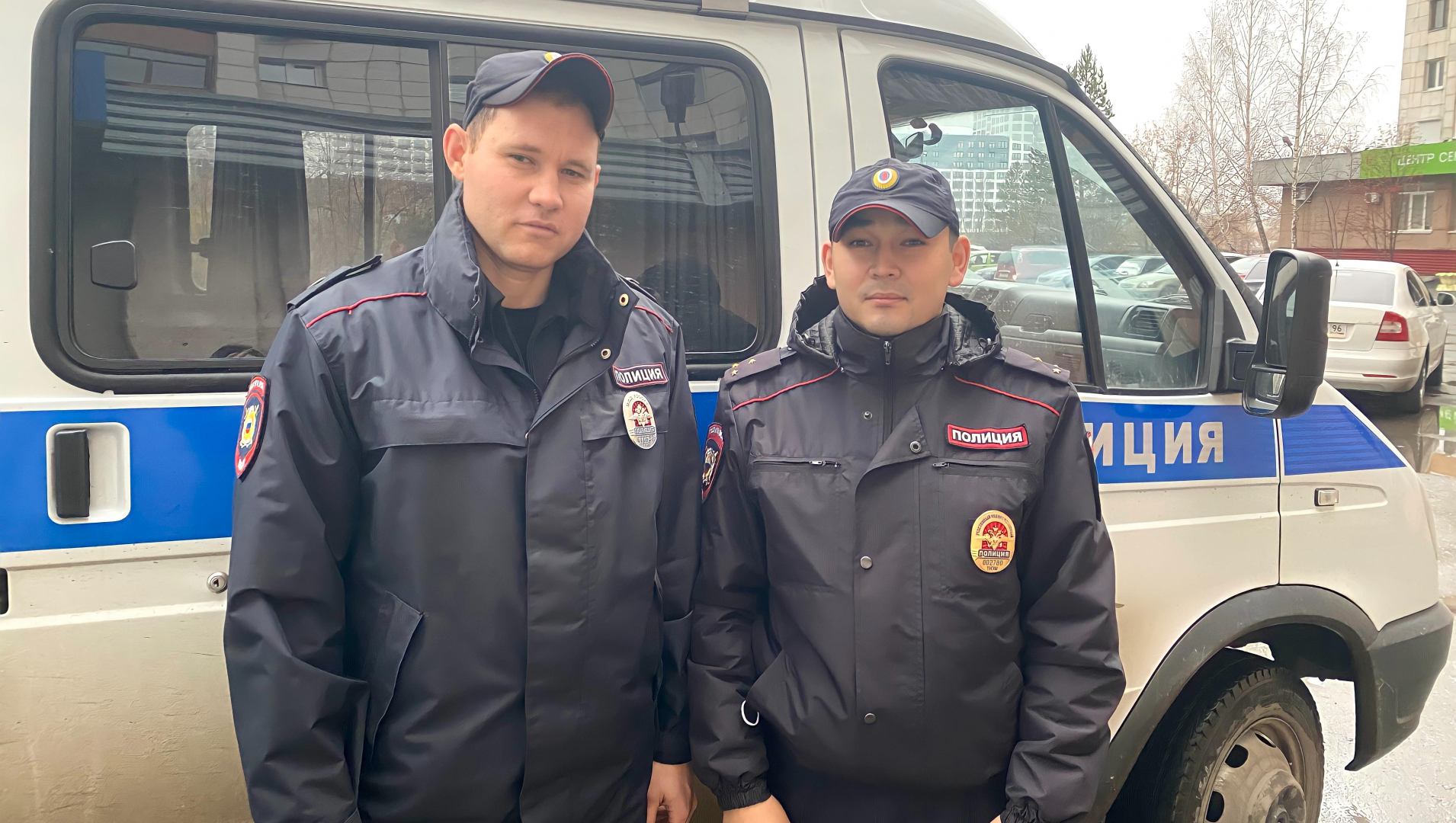 В Тюмени полицейские помогли местной жительнице выбраться из болота