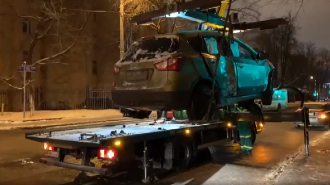 В Москве, уезжая на похищенном автомобиле, злоумышленник попал в ДТП и был задержан
