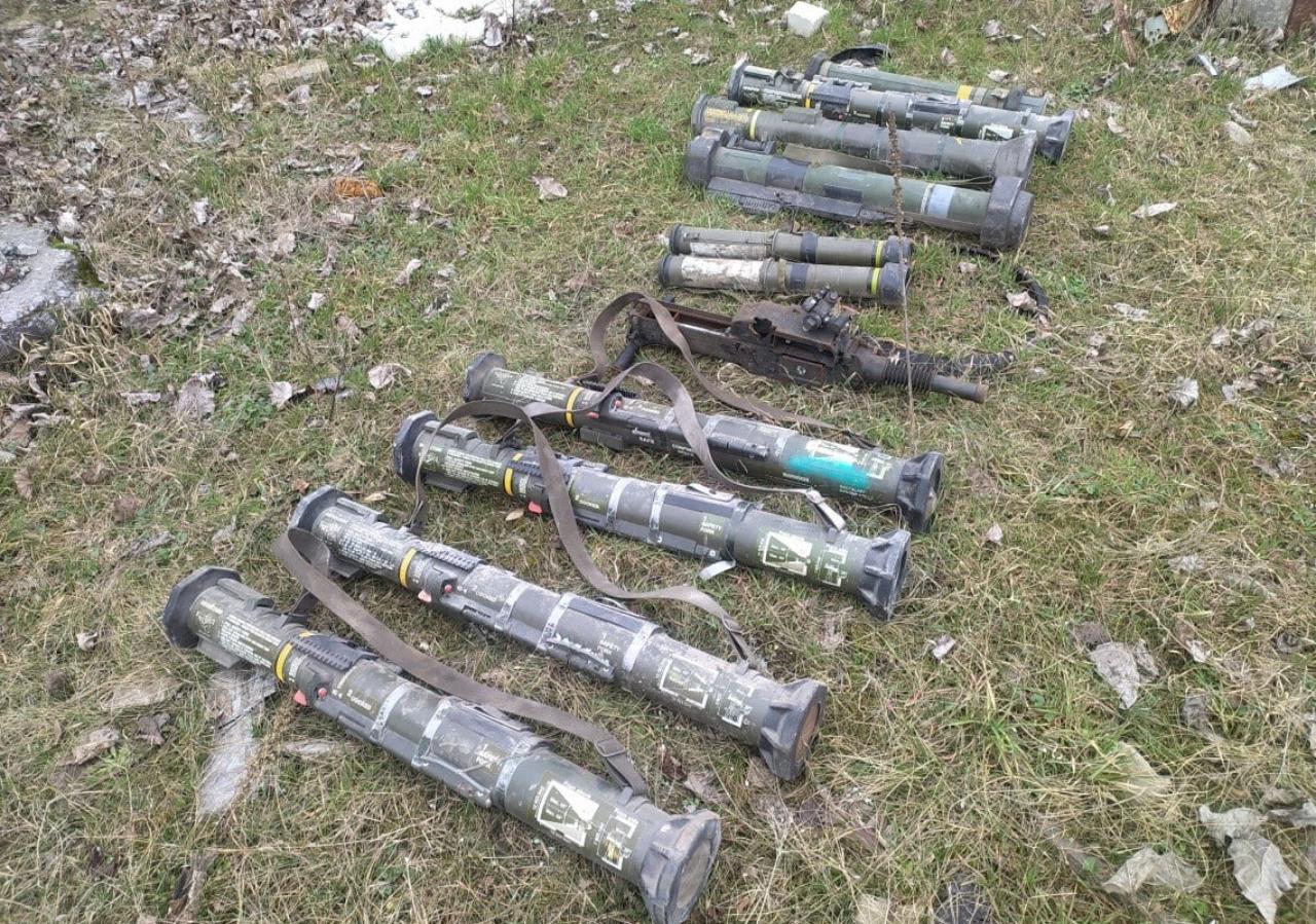 В городе Рубежное ЛНР полицейские обнаружили оружие иностранного происхождения и боеприпасы