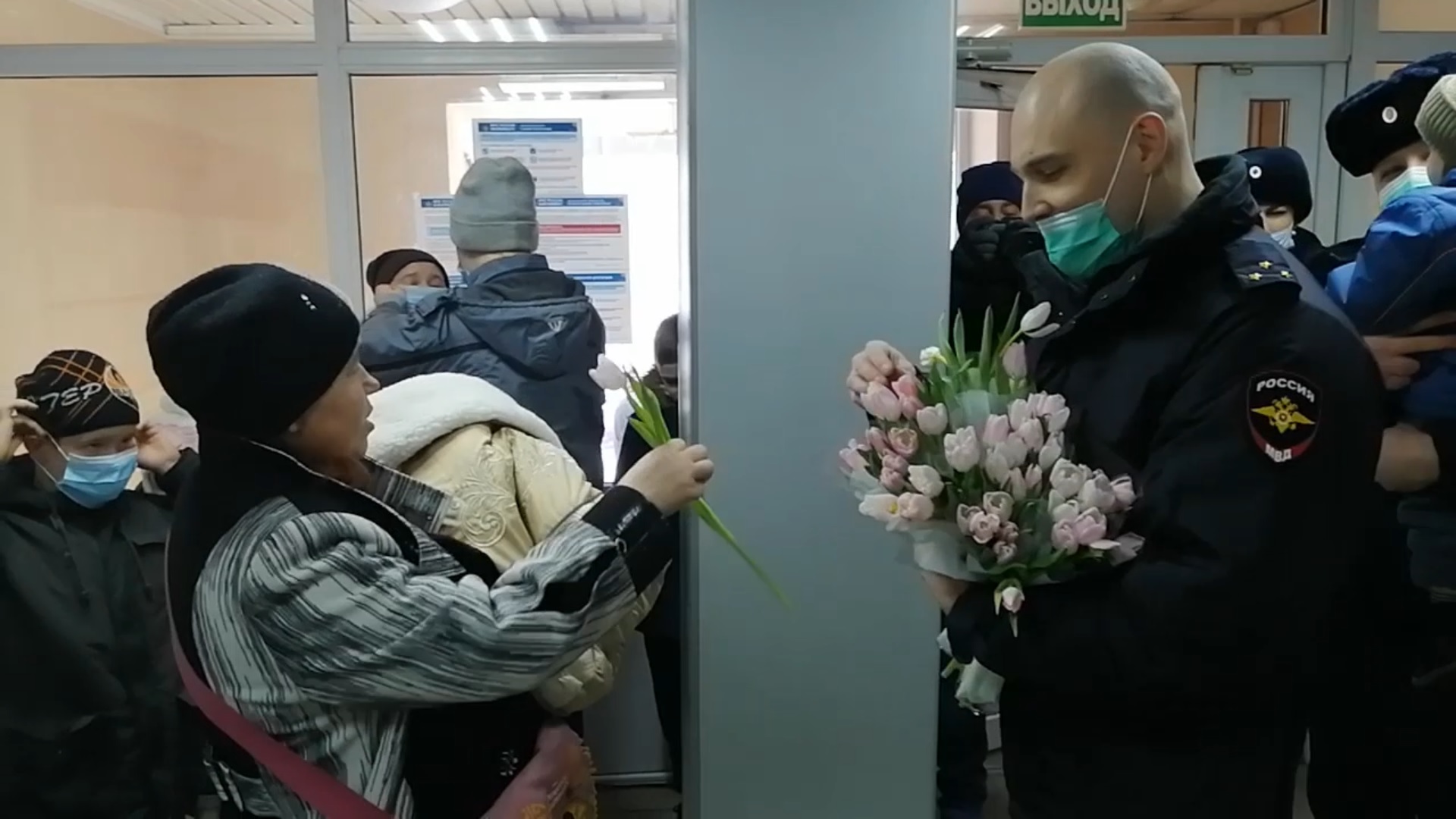 В Югре на регистрационный учёт поставлены эвакуированные жители ДНР и ЛНР