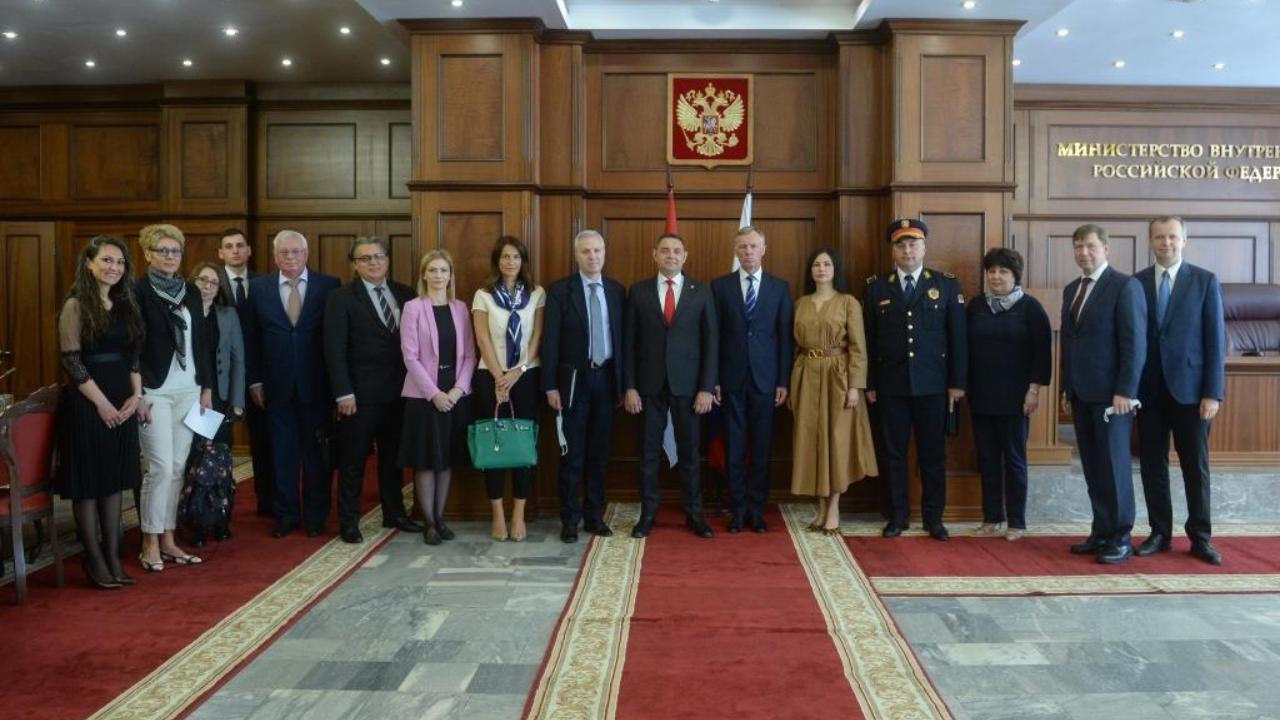 Александр Горовой и Александр Вулин обсудили актуальные вопросы российско-сербского сотрудничества в правоохранительной сфере