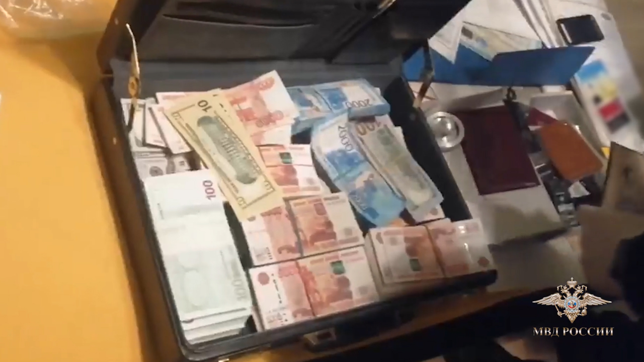 Ирина Волк: В Крыму полицейские задержали подозреваемого в вымогательстве крупной суммы денежных средств у жительницы Симферополя