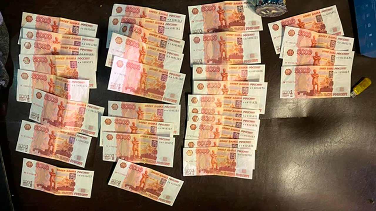 Задержан нижегородец, сбывший продавцу видеокарты 36 поддельных пятитысячных купюр