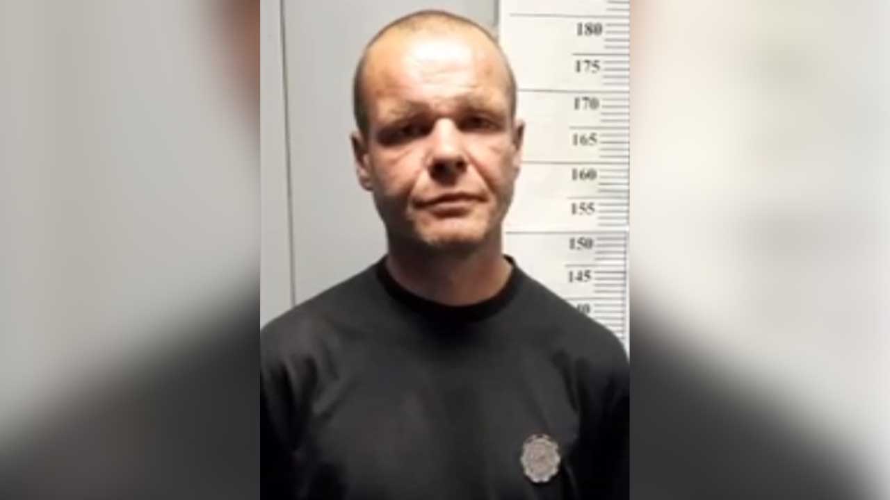 Задержан мужчина, похитивший сумку с крупной суммой денег, забытую пенсионеркой в метро Москвы