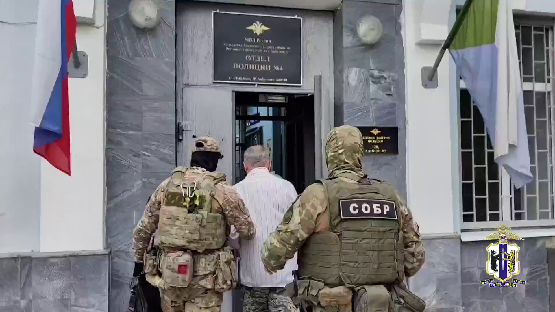Полицейские задержали мужчину, который ножницами нанес ранение прохожему на одной из улиц в Хабаровске