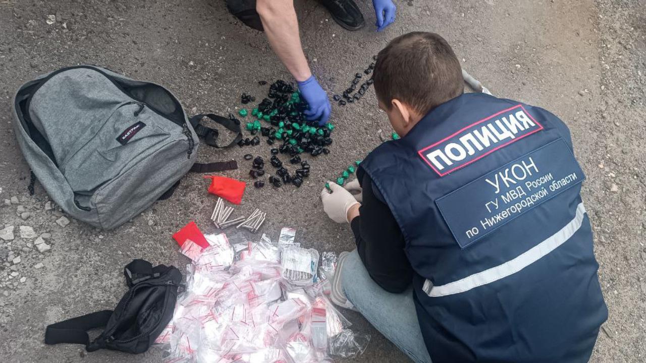 Оперативники пресекли сбыт в Нижнем Новгороде двумя сообщниками порядка 1,5 кг мефедрона